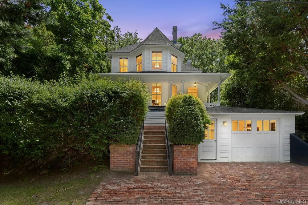 11 Prospect Avenue Shelter Island Heights, NY 11965