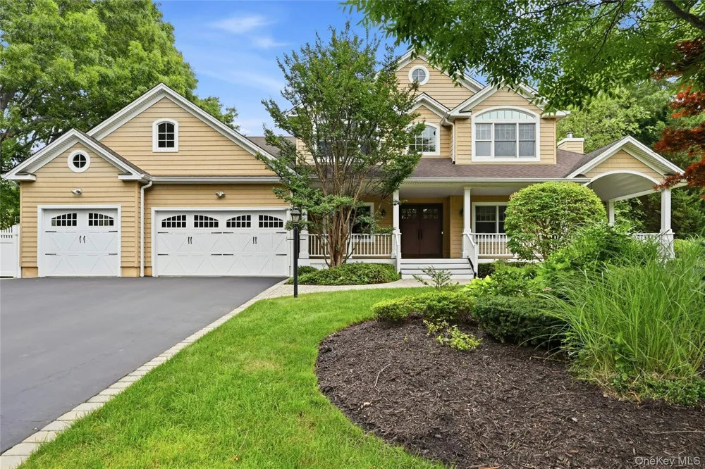 12 Glenridge Lane Kings Park, NY 11754
