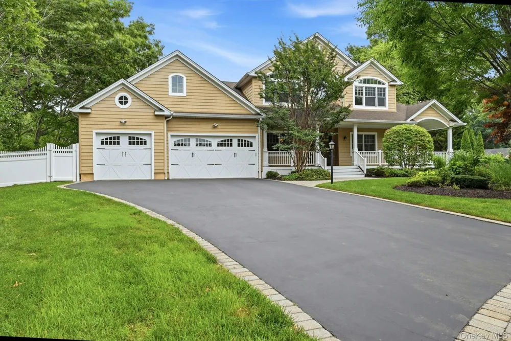 12 Glenridge Lane Kings Park, NY 11754