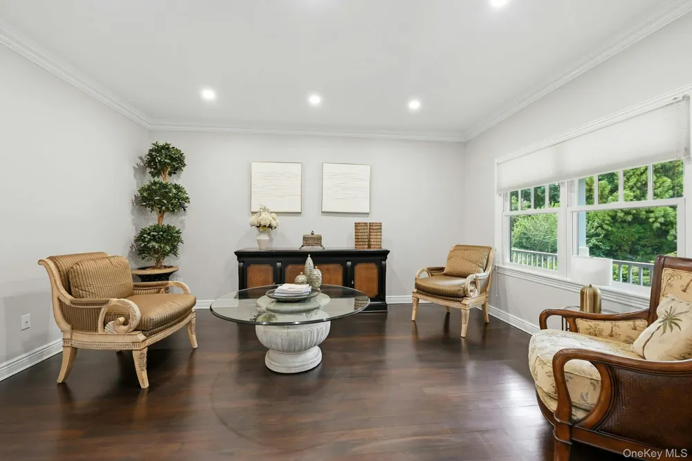 12 Glenridge Lane Kings Park, NY 11754