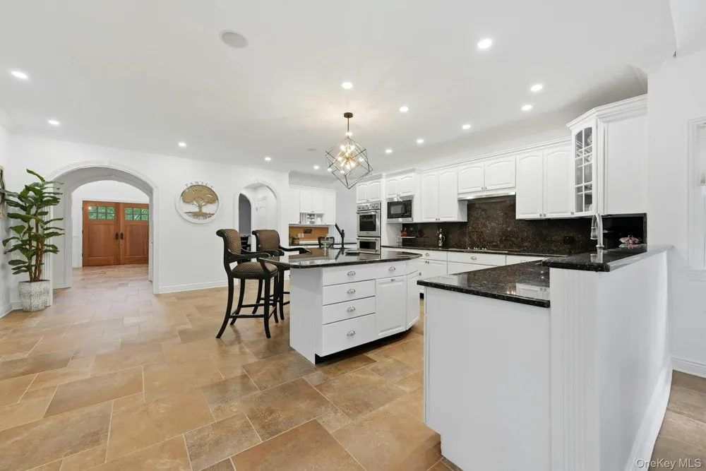 12 Glenridge Lane Kings Park, NY 11754