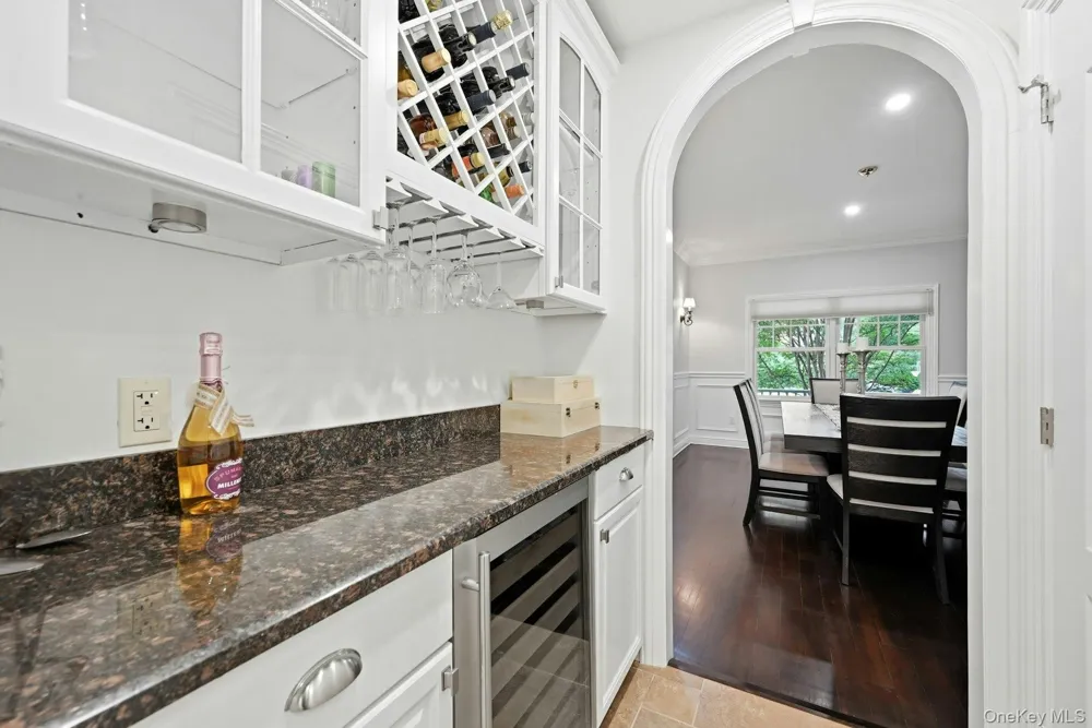 12 Glenridge Lane Kings Park, NY 11754