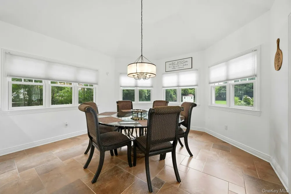 12 Glenridge Lane Kings Park, NY 11754