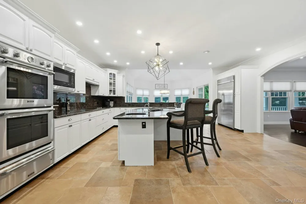 12 Glenridge Lane Kings Park, NY 11754
