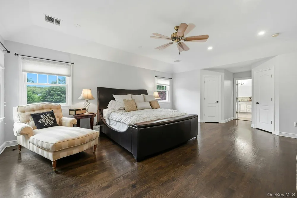 12 Glenridge Lane Kings Park, NY 11754