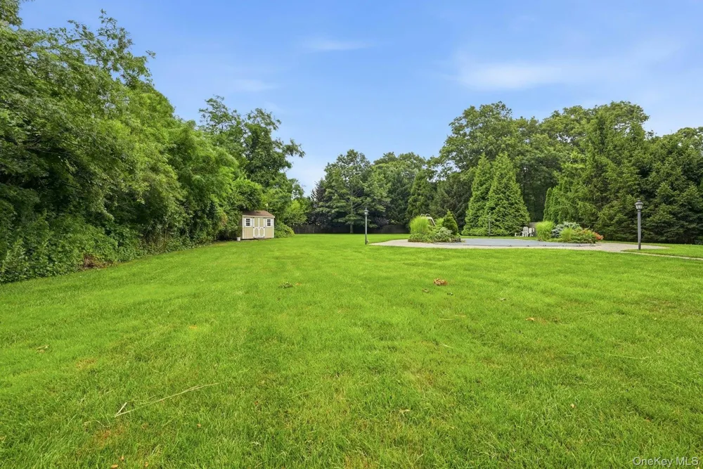 12 Glenridge Lane Kings Park, NY 11754