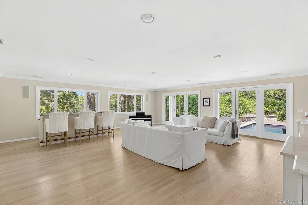 9 Rosebud Lane East Quogue, NY 11942