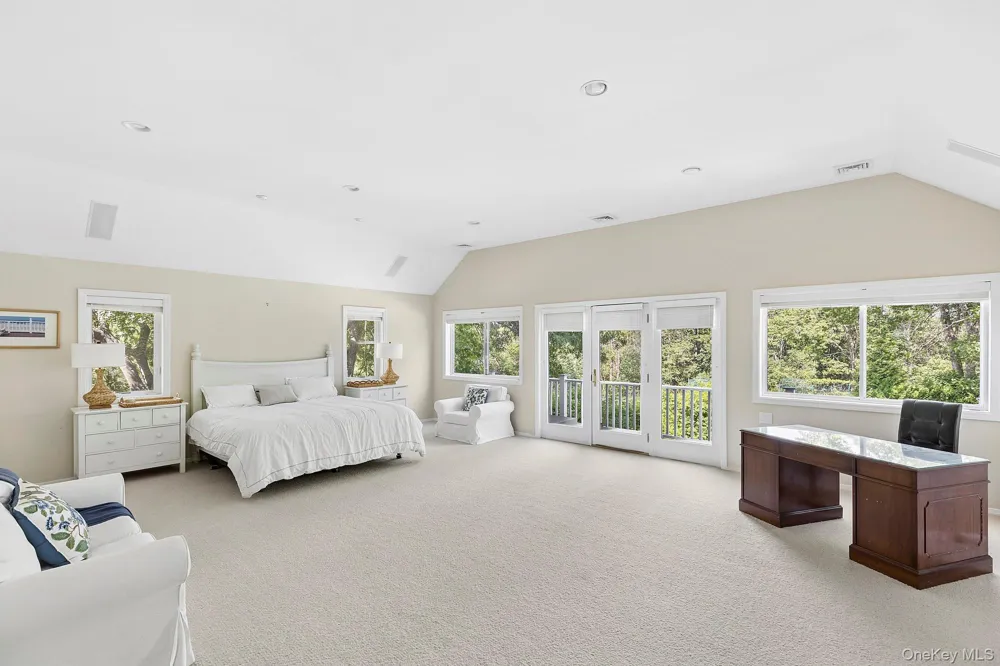 9 Rosebud Lane East Quogue, NY 11942
