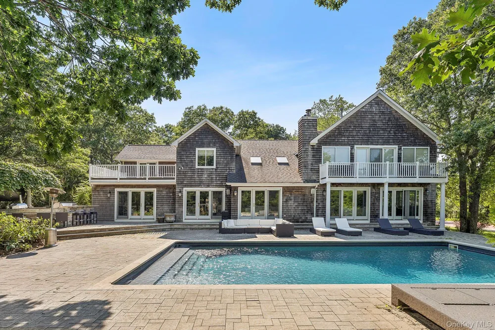 9 Rosebud Lane East Quogue, NY 11942