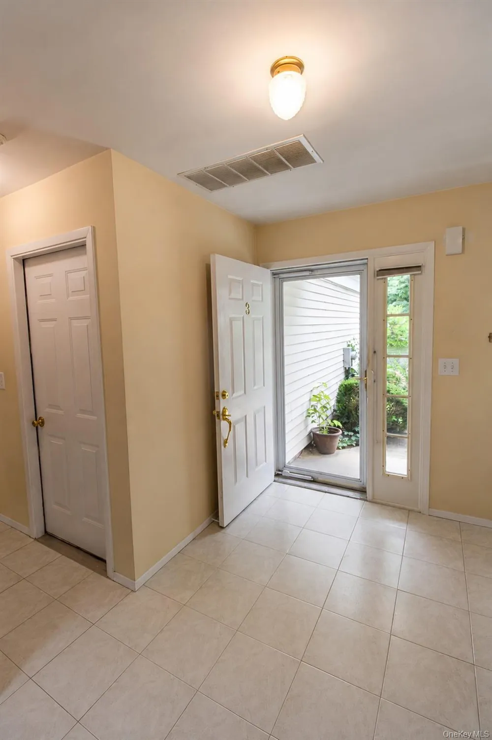 3 Pidgeon Court Manorville, NY 11949