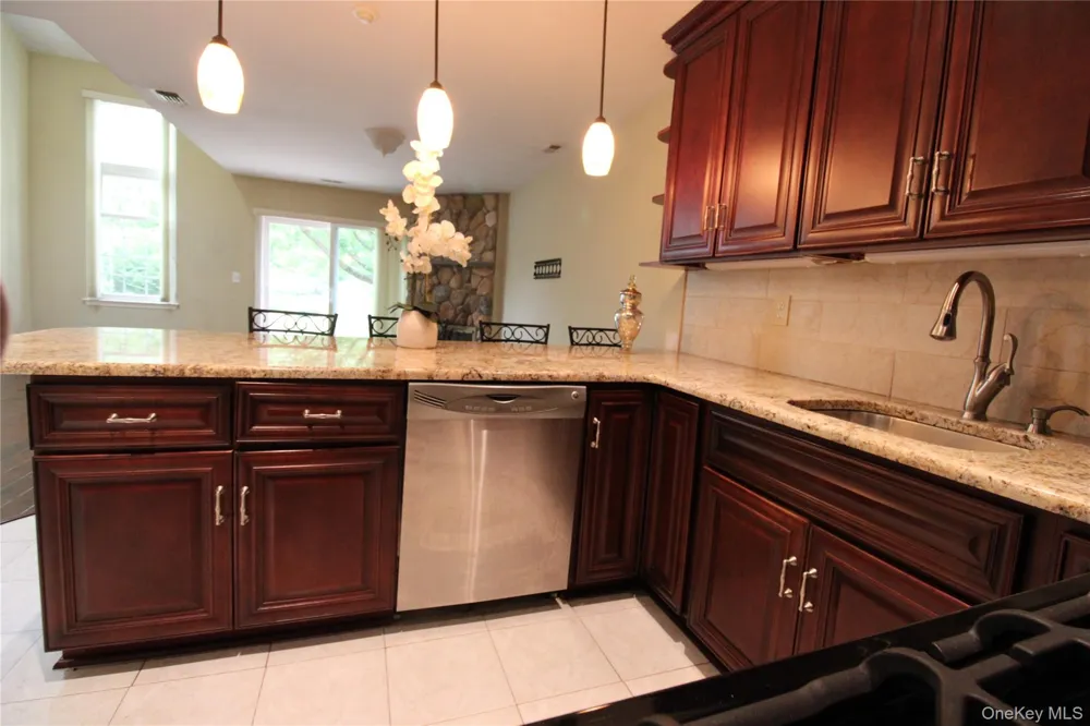3 Pidgeon Court Manorville, NY 11949