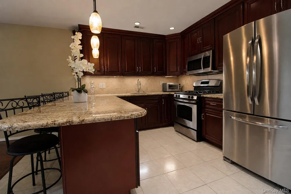 3 Pidgeon Court Manorville, NY 11949