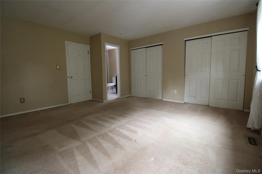 3 Pidgeon Court Manorville, NY 11949