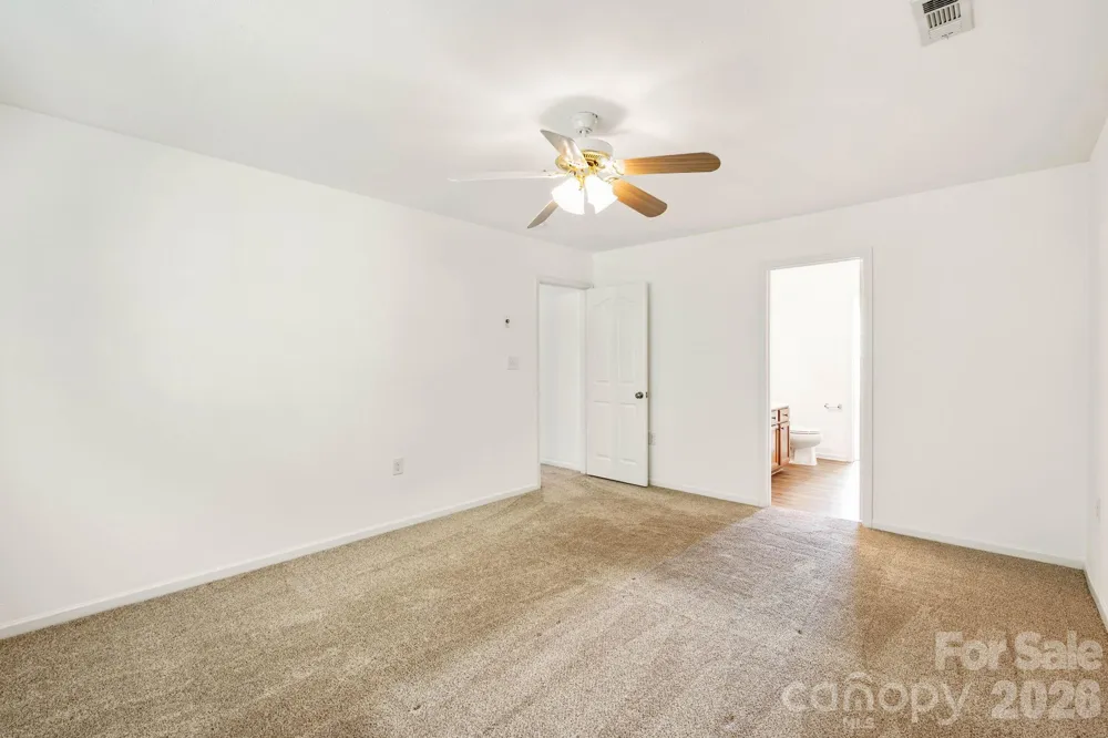 1429 River Run Road Lowell, NC 28098