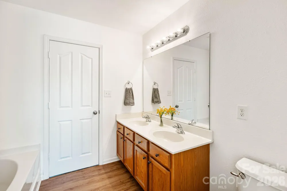 1429 River Run Road Lowell, NC 28098