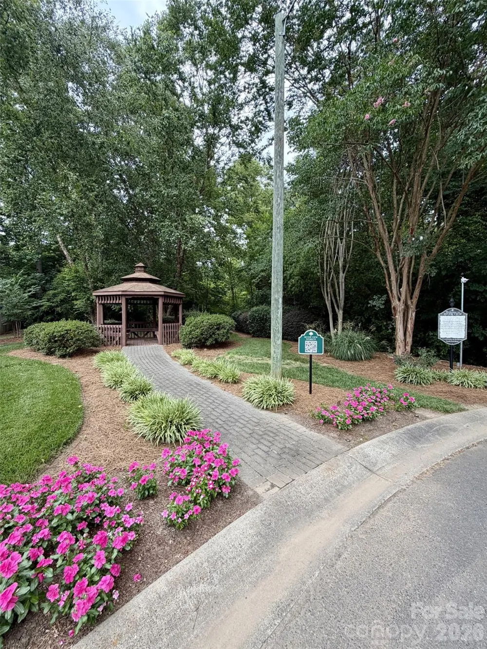 1429 River Run Road Lowell, NC 28098