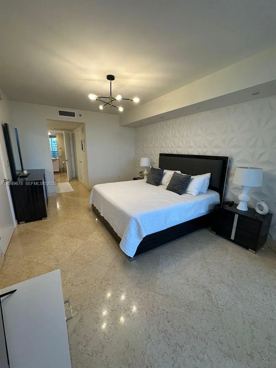 1800 S Ocean Dr #1606 Hallandale Beach, FL 33009