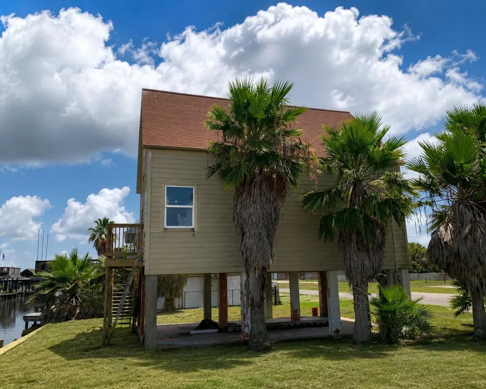 88 Bayou Vista Drive Hitchcock, TX 77563