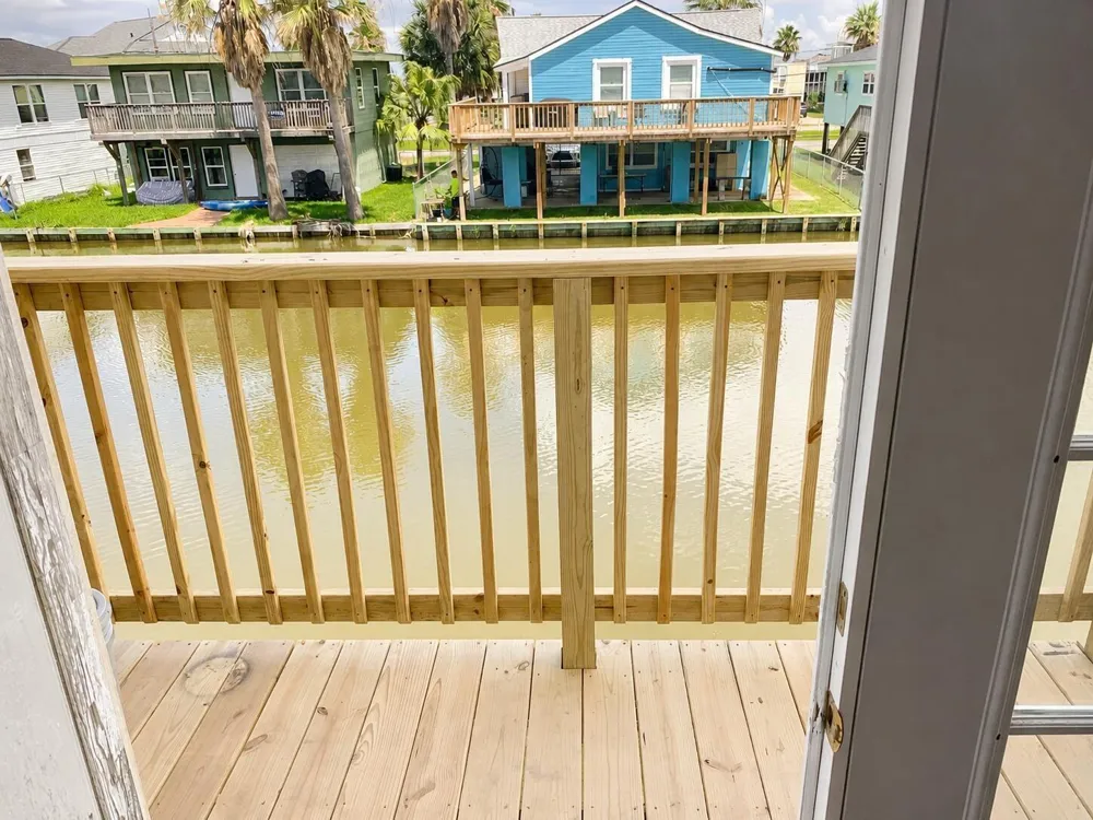 88 Bayou Vista Drive Hitchcock, TX 77563