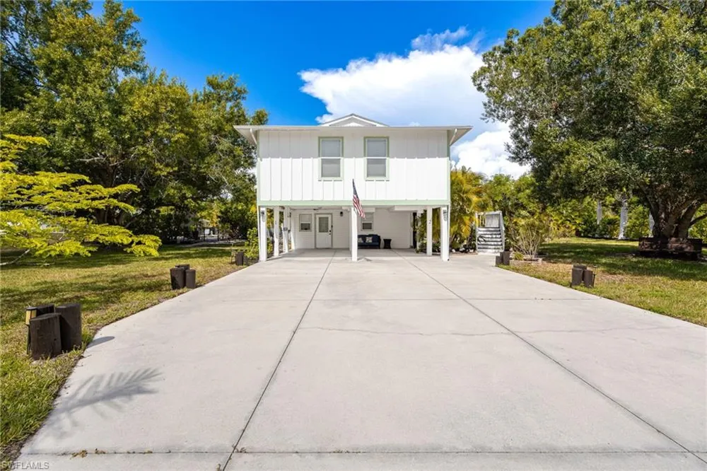 8787 Kodiak Lane St. James City, FL 33956