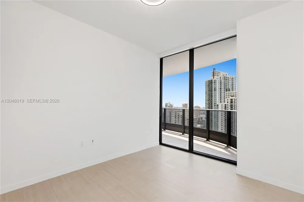 1000 Brickell Plz #4015 Miami, FL 33131
