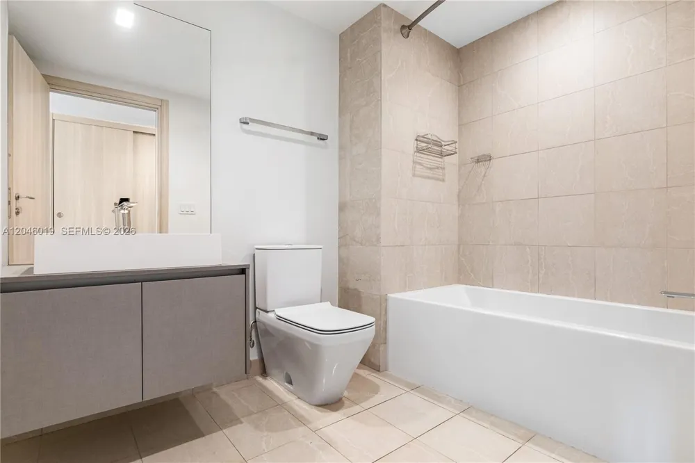 1000 Brickell Plz #4015 Miami, FL 33131