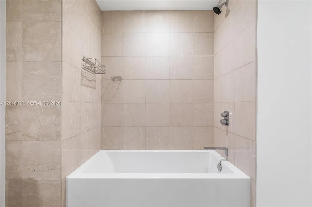 1000 Brickell Plz #4015 Miami, FL 33131