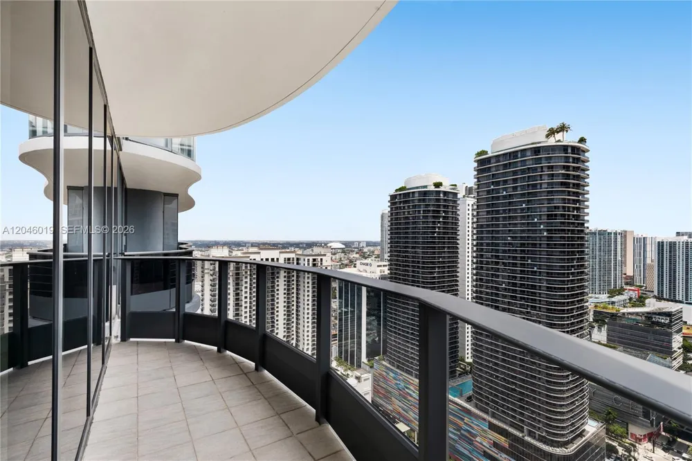 1000 Brickell Plz #4015 Miami, FL 33131