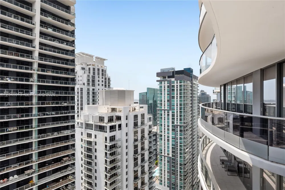 1000 Brickell Plz #4015 Miami, FL 33131