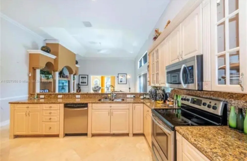 423 NE 3rd Street Pompano Beach, FL 33060