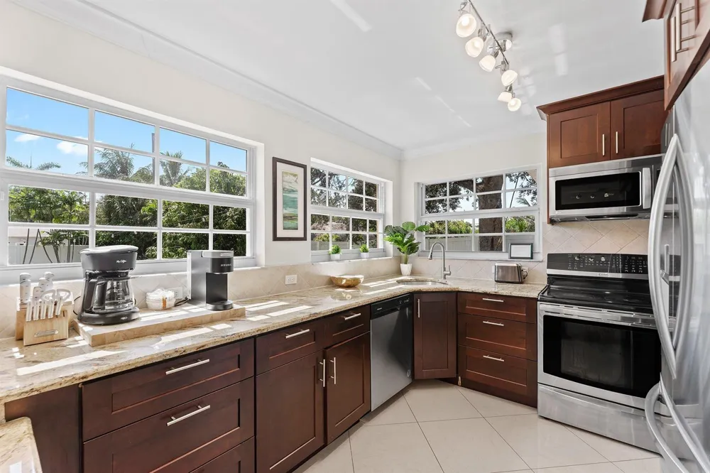 1638 NE 3rd Avenue Delray Beach, FL 33444