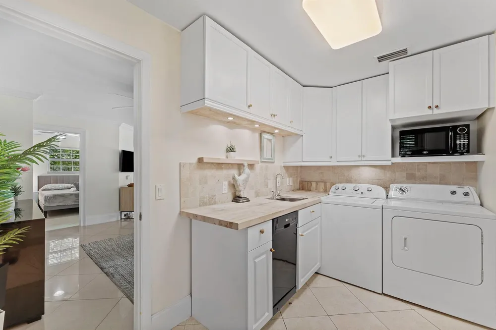 1638 NE 3rd Avenue Delray Beach, FL 33444
