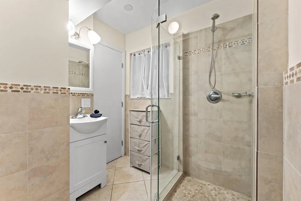 1638 NE 3rd Avenue Delray Beach, FL 33444