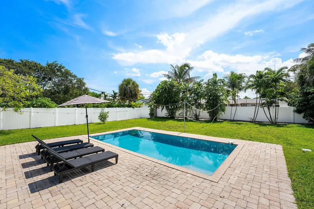 1638 NE 3rd Avenue Delray Beach, FL 33444