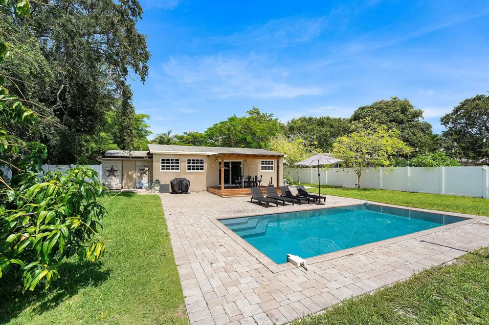 1638 NE 3rd Avenue Delray Beach, FL 33444