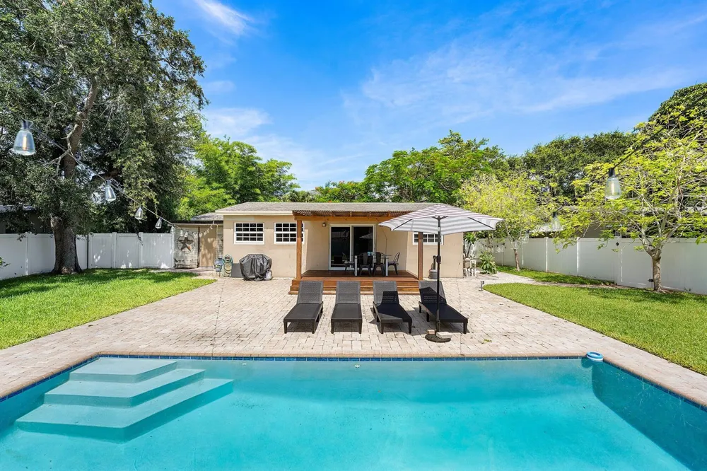 1638 NE 3rd Avenue Delray Beach, FL 33444