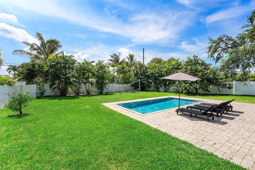 1638 NE 3rd Avenue Delray Beach, FL 33444