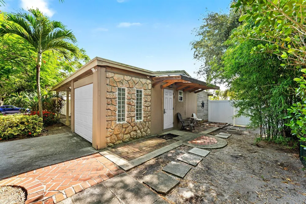 1638 NE 3rd Avenue Delray Beach, FL 33444