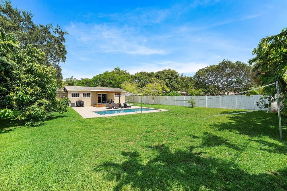 1638 NE 3rd Avenue Delray Beach, FL 33444