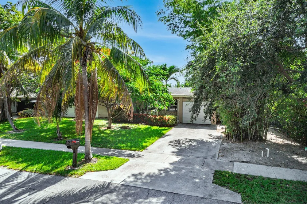1638 NE 3rd Avenue Delray Beach, FL 33444