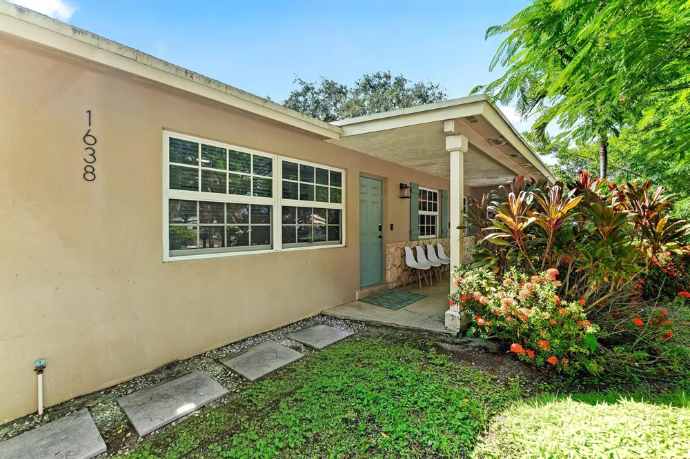 1638 NE 3rd Avenue Delray Beach, FL 33444