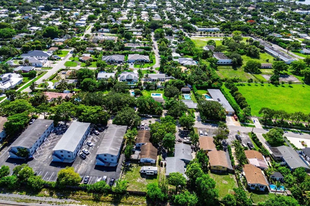 1638 NE 3rd Avenue Delray Beach, FL 33444