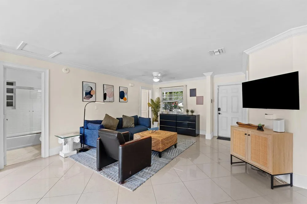1638 NE 3rd Avenue Delray Beach, FL 33444