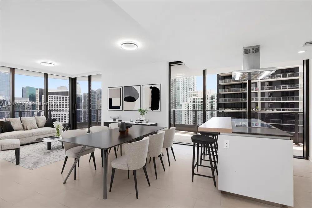 1000 Brickell Plz #4015 Miami, FL 33131