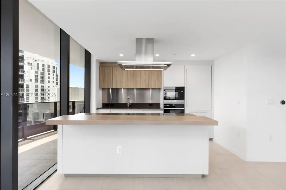 1000 Brickell Plz #4015 Miami, FL 33131