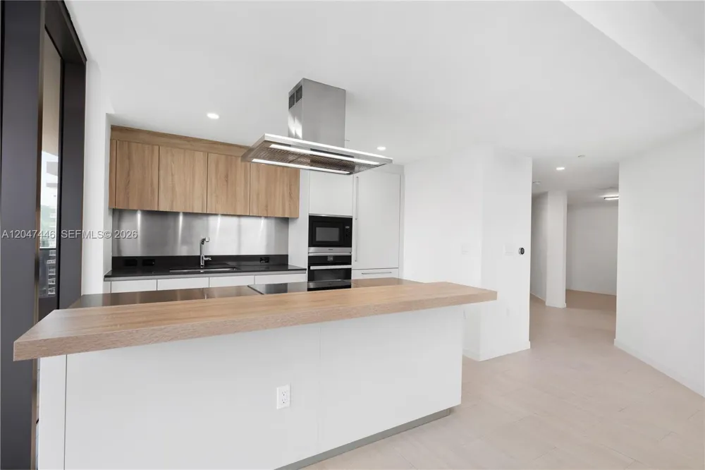 1000 Brickell Plz #4015 Miami, FL 33131