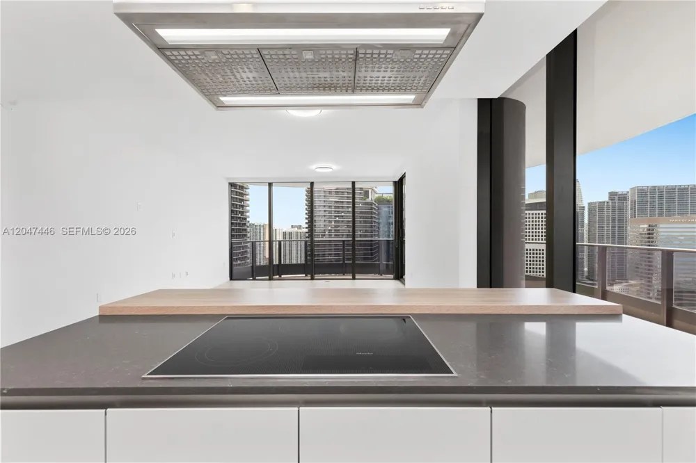 1000 Brickell Plz #4015 Miami, FL 33131