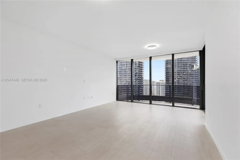 1000 Brickell Plz #4015 Miami, FL 33131