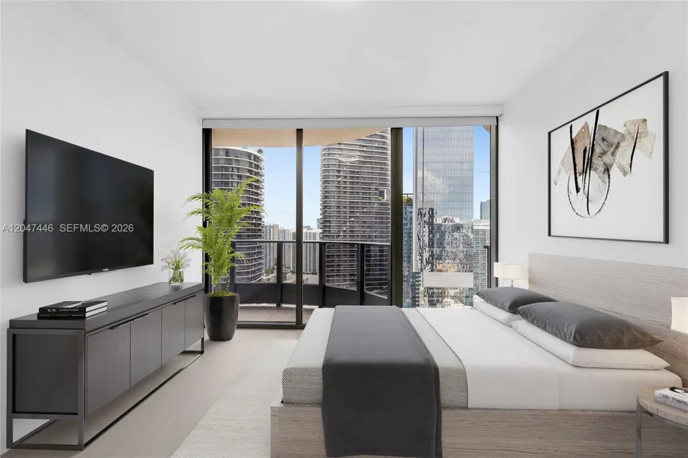 1000 Brickell Plz #4015 Miami, FL 33131