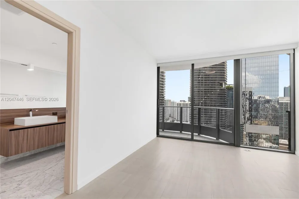 1000 Brickell Plz #4015 Miami, FL 33131